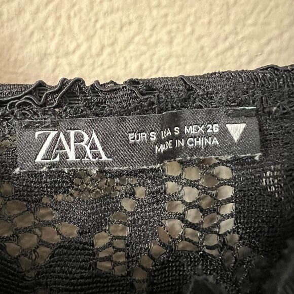 Zara Lace Crop Top - Picture 3 of 4